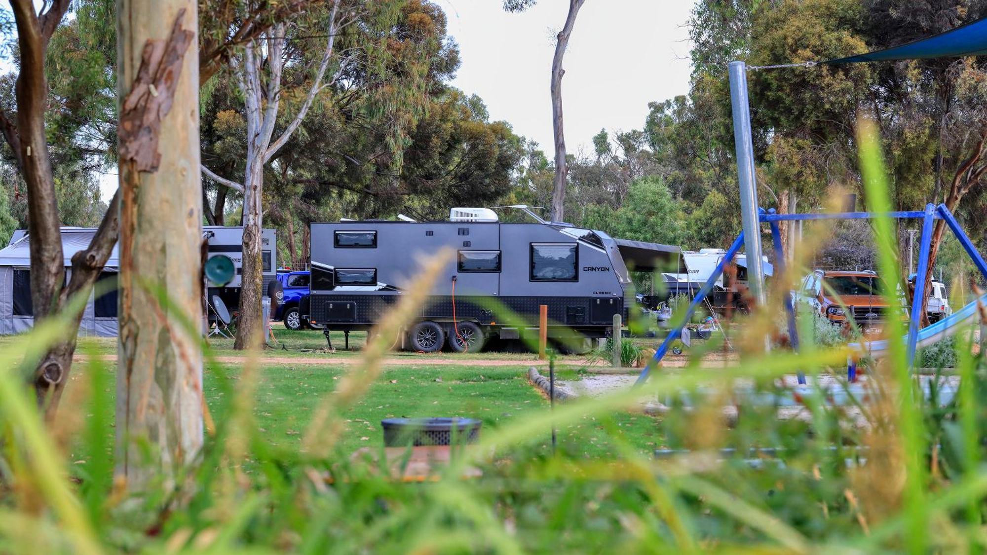 Yarrawonga Riverlands Tourist Park エクステリア 写真