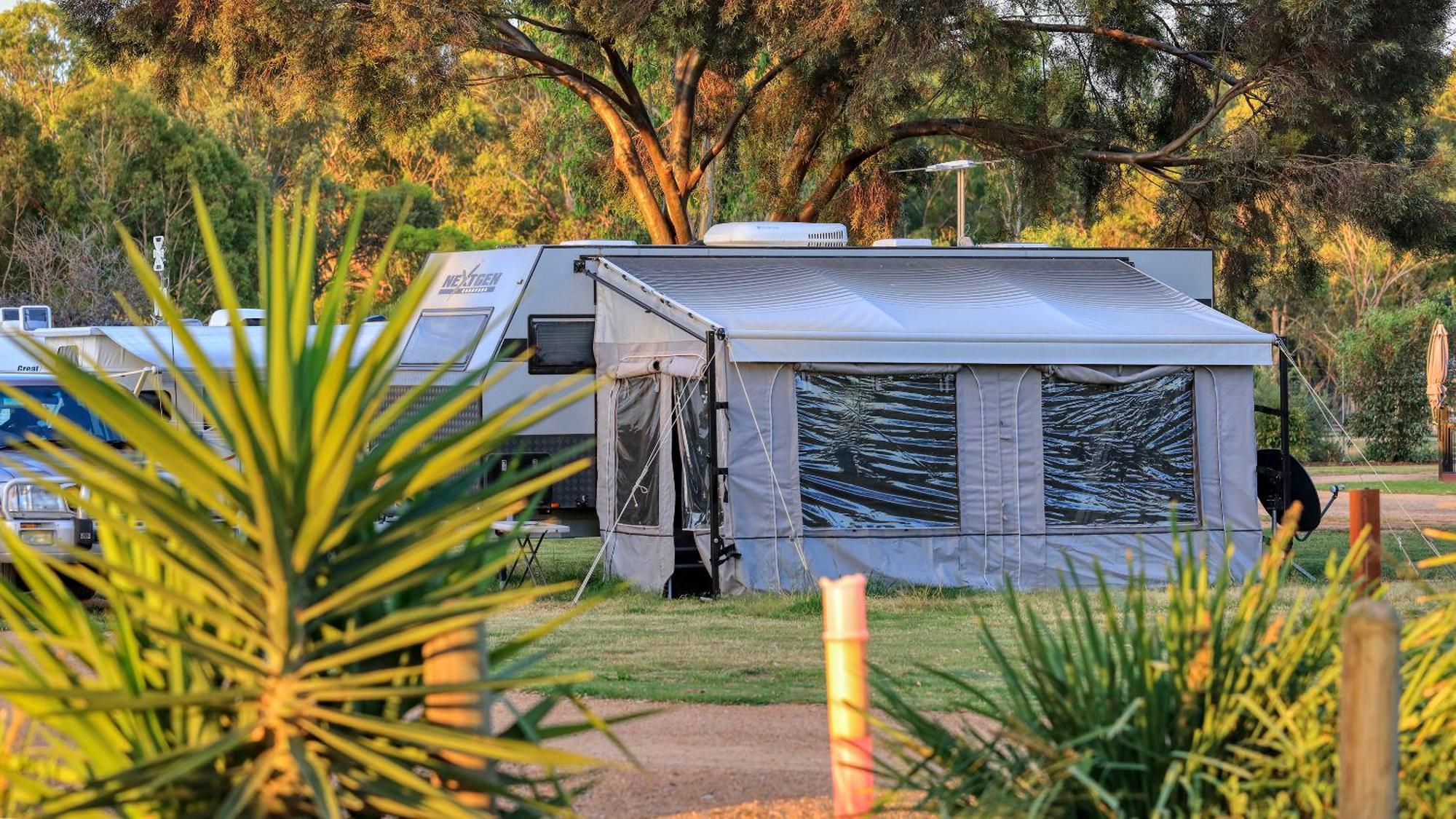 Yarrawonga Riverlands Tourist Park エクステリア 写真